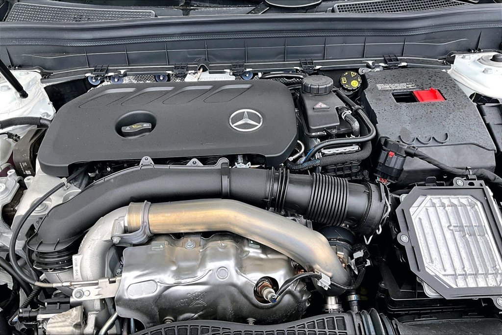 New 2026 Polar White Mercedes-Benz GLB 250 image 11
