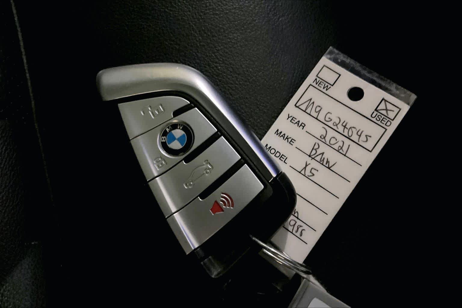 Used 2021 Carbon Black Metallic BMW xDrive40i image 28