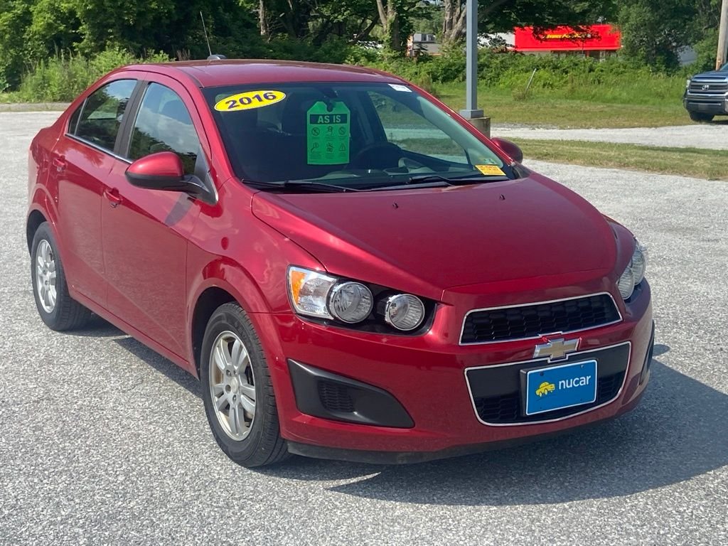 Used 2016 Crystal Red Tintcoat Chevrolet LT image 1