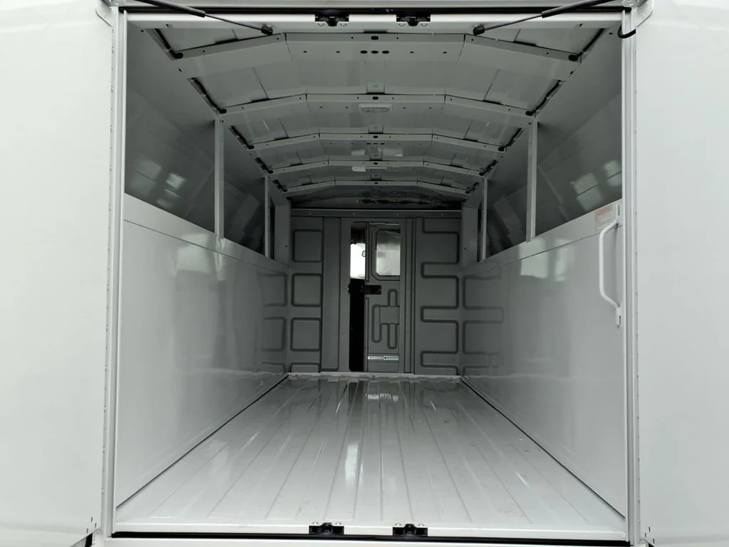 New 2025 Summit White Chevrolet 1WT image 7