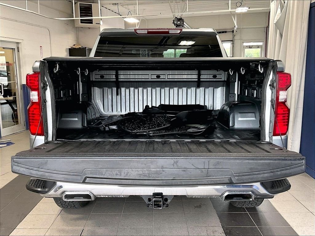 Used 2023 Gray Chevrolet LT image 31