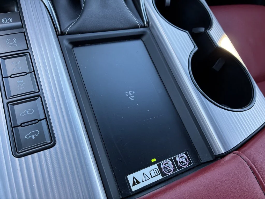 Used 2024  Lexus 600 F SPORT image 25