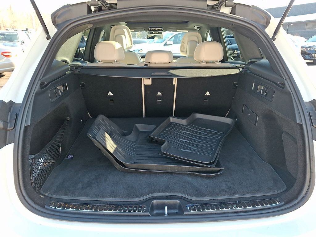Certified Used 2026 White Mercedes-Benz GLC 300 image 28