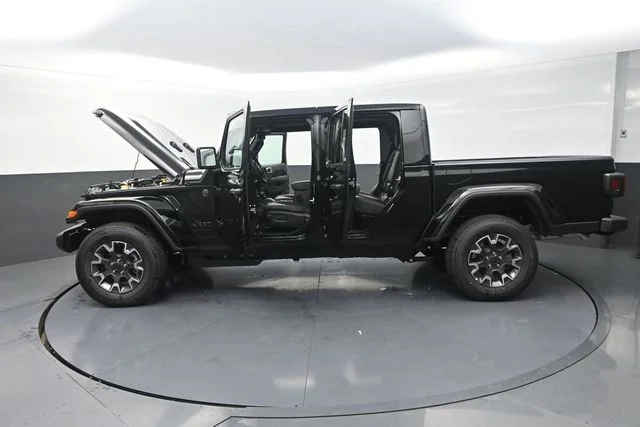 New 2026 Black Clear-Coat Exterior Paint Jeep Sahara image 32