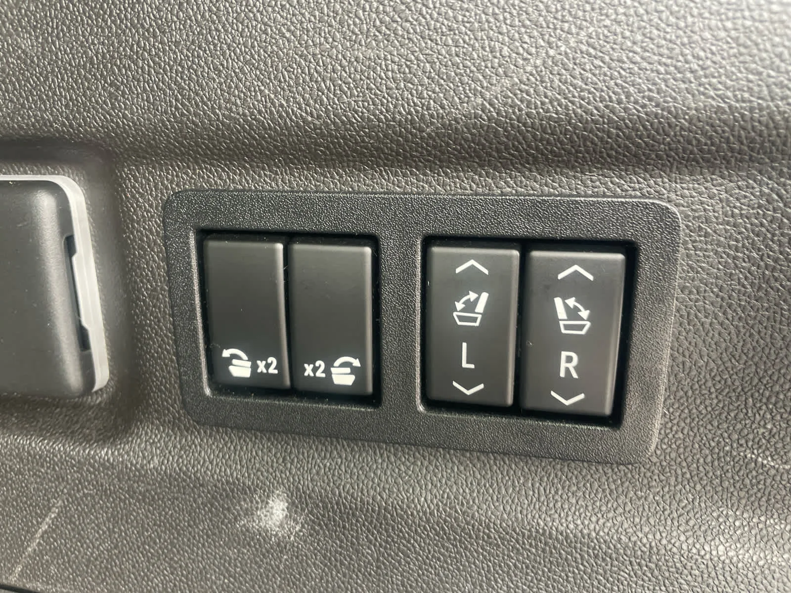 Used 2021 SUMMIT WHITE GMC Denali image 16