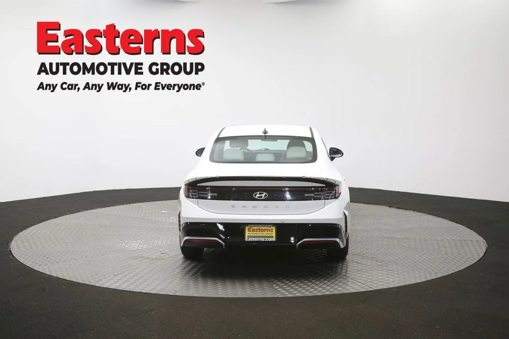 Used 2024 White Hyundai SEL image 36