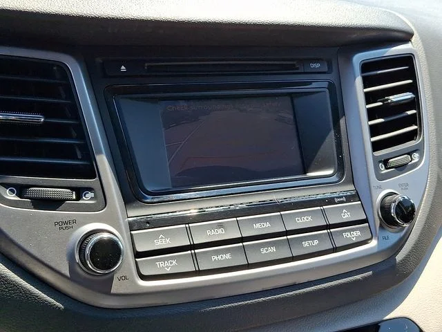 Used 2017 Gray Hyundai SE image 18