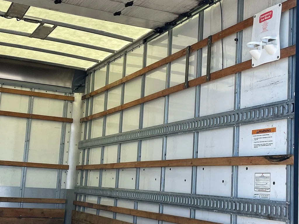 Used 2021 White Isuzu  image 14