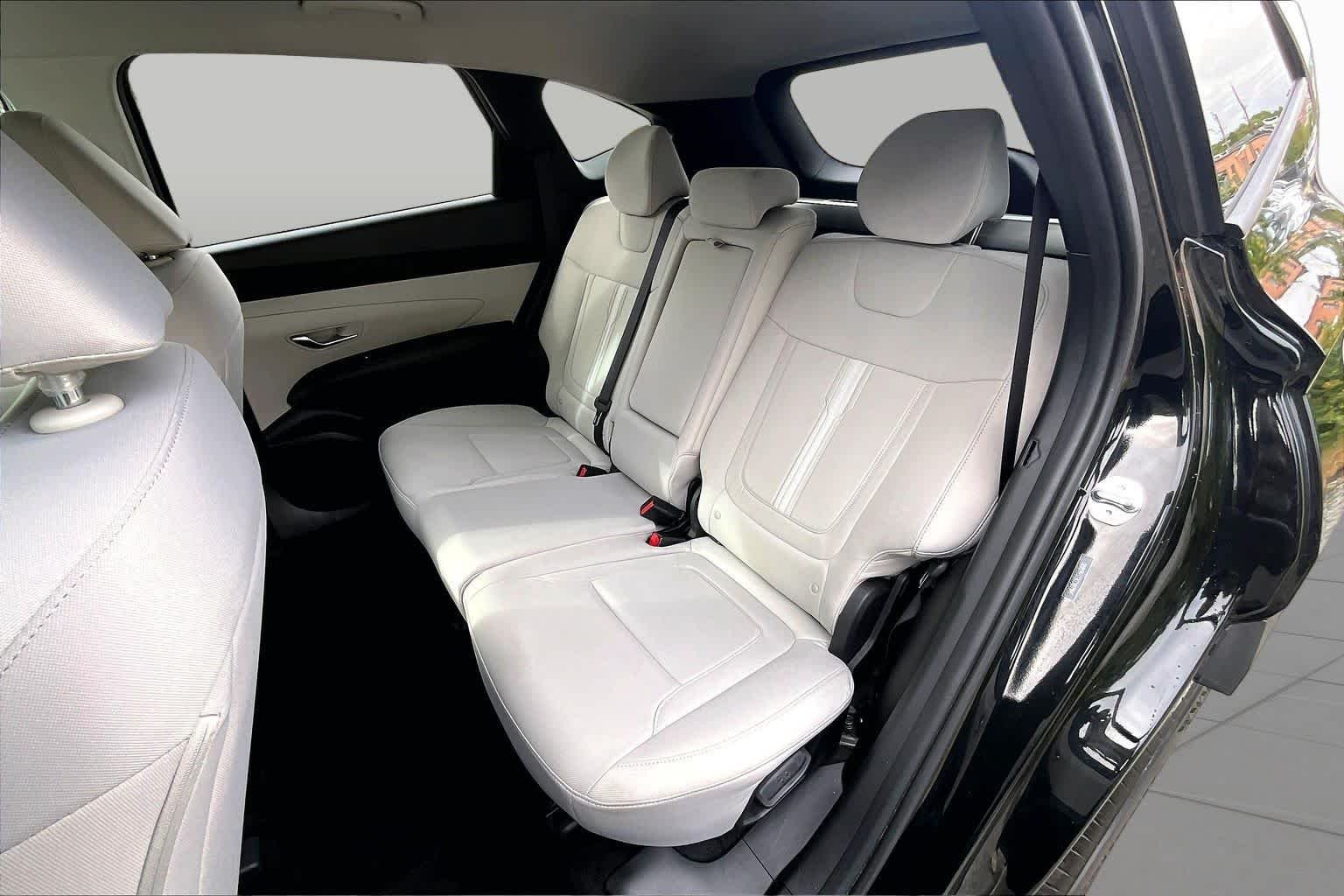 Used 2026 Phantom Black Hyundai SEL image 19