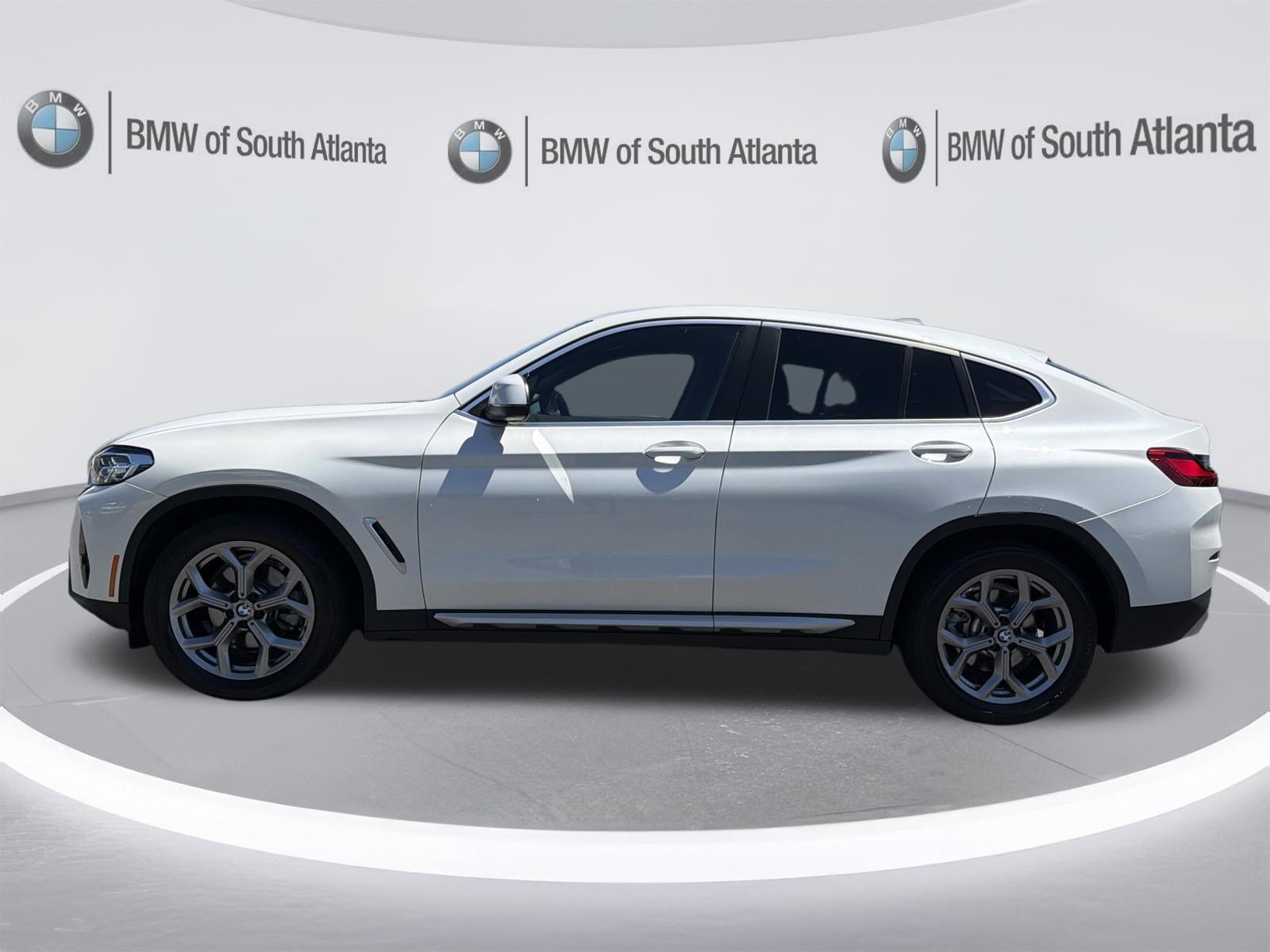 Used 2025 Mineral White Metallic BMW xDrive30i image 24