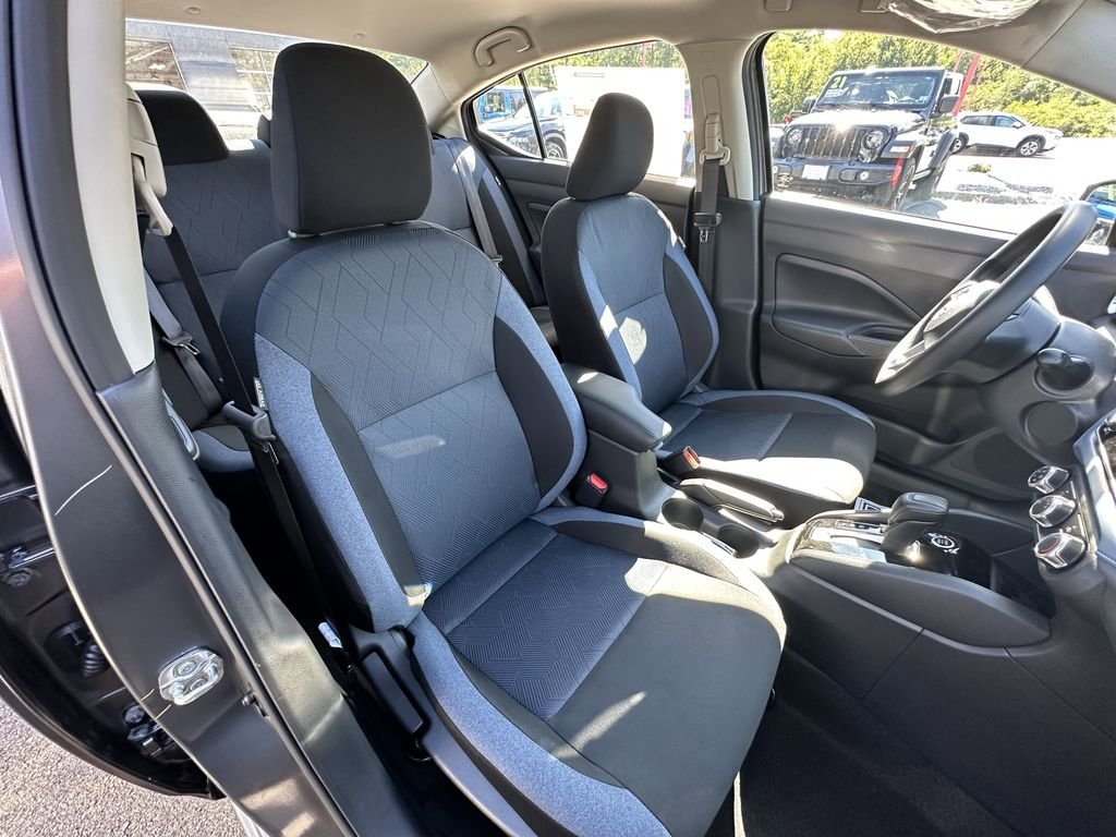 2025 Nissan Versa Sedan SV - Photo 19