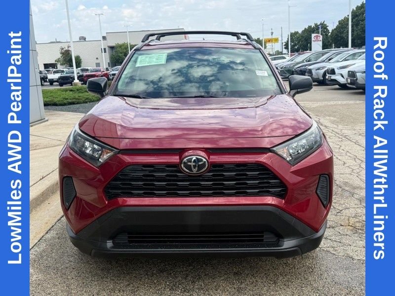 Used 2019 Pearl Toyota LE image 8