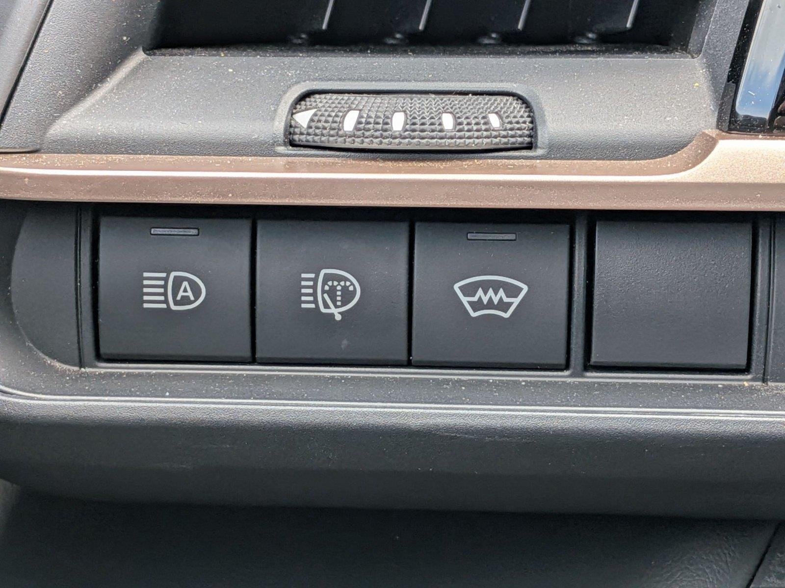 Used 2025 Oxygen White Toyota Limited image 20