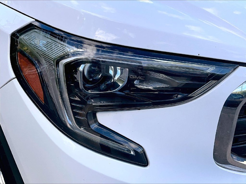 Used 2020 Summit White GMC SLE image 33