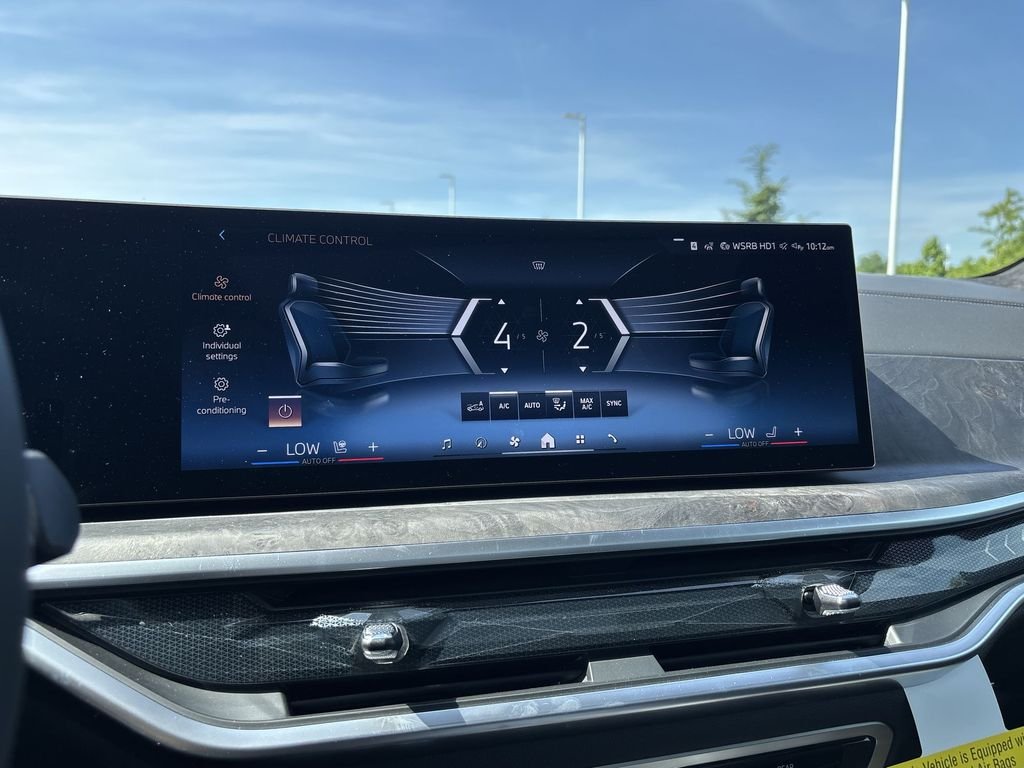New 2027 Alpine White BMW xDrive40i image 17