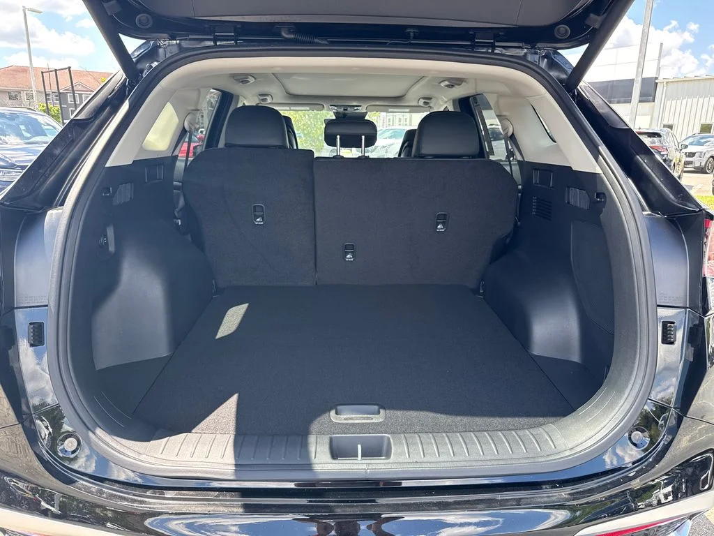 2025 Kia Sportage SX - Photo 18