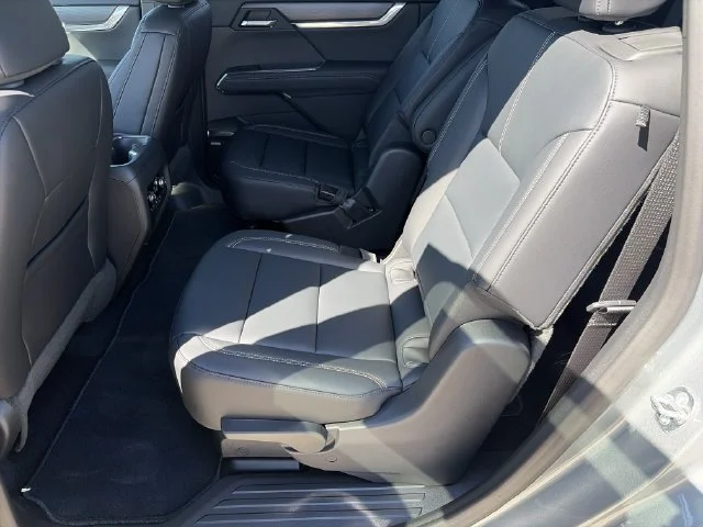 New 2027 Silver GMC Elevation image 11