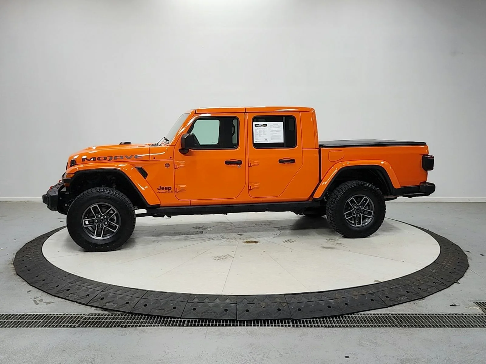 Used 2025 JOOSE Jeep Mojave image 5