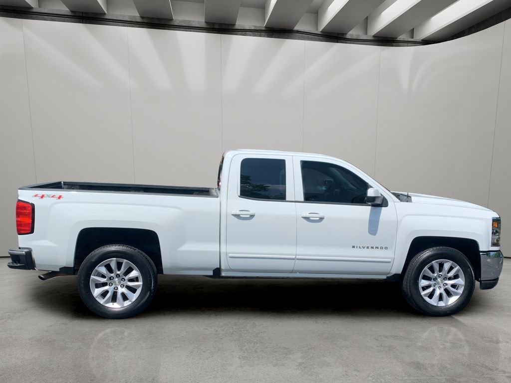 Used 2016 Summit White Chevrolet LT image 6