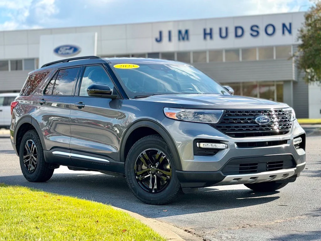 Used 2023 Gray Ford XLT image 2