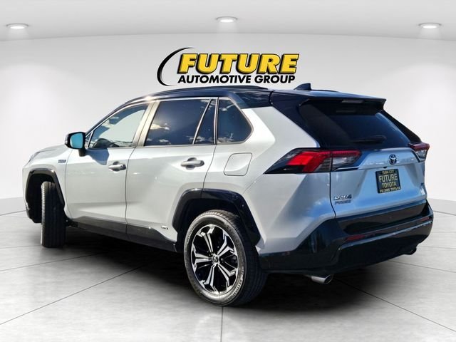 Used 2023 Off-white Toyota XSE image 6