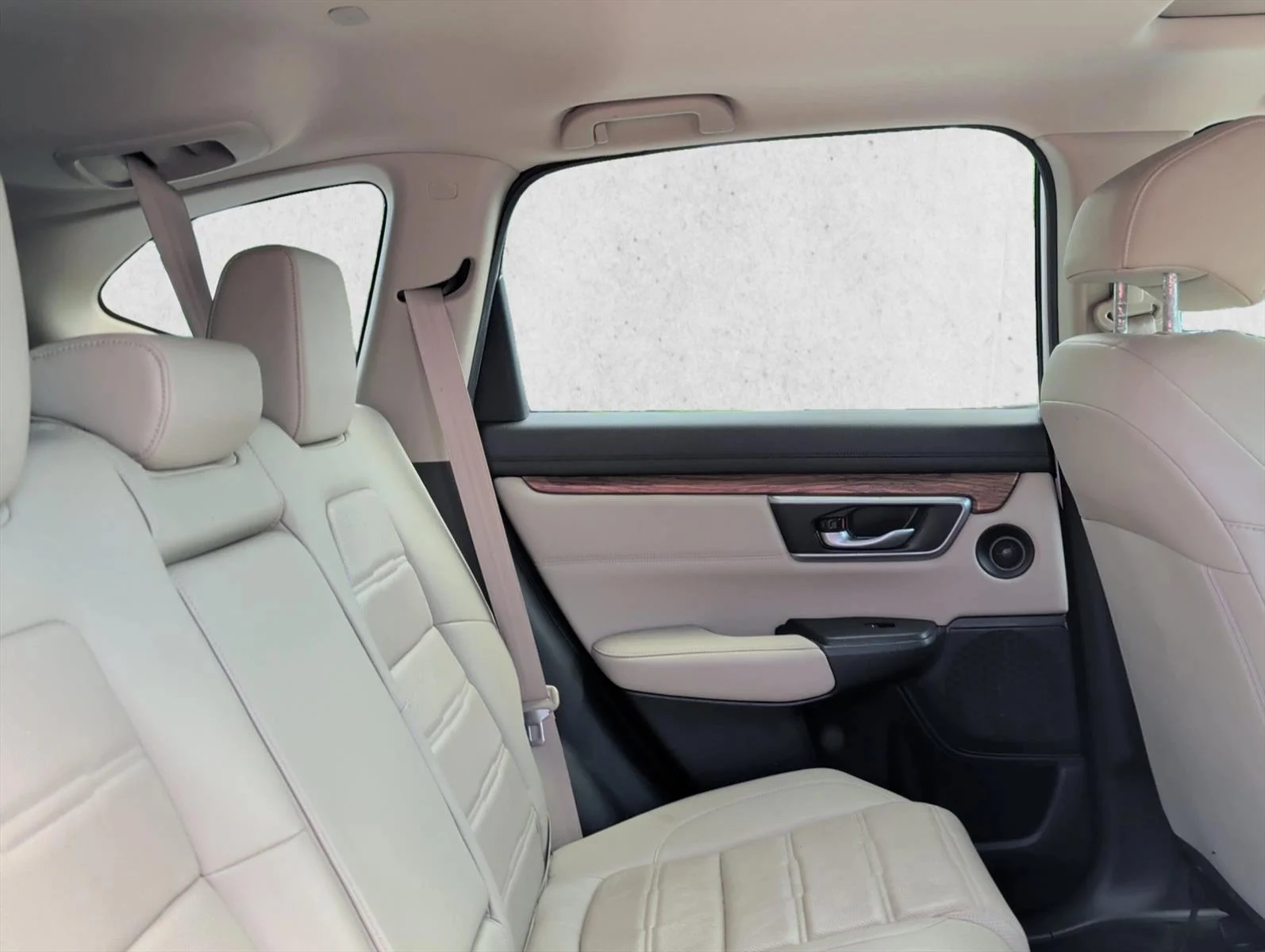 Used 2018 White Honda EX-L image 20