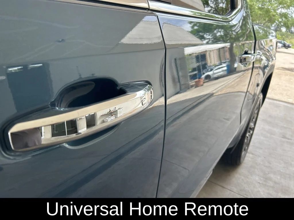 Used 2025 Blue GMC Denali Ultimate image 17