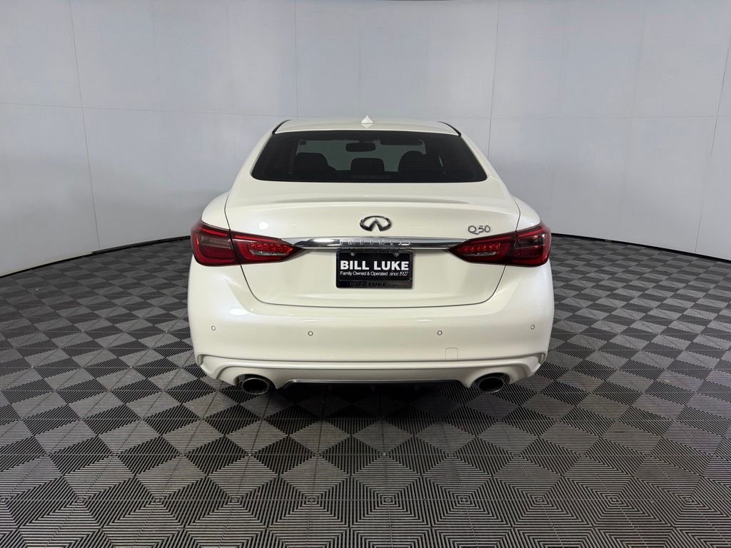 Used 2023 White INFINITI LUXE image 7