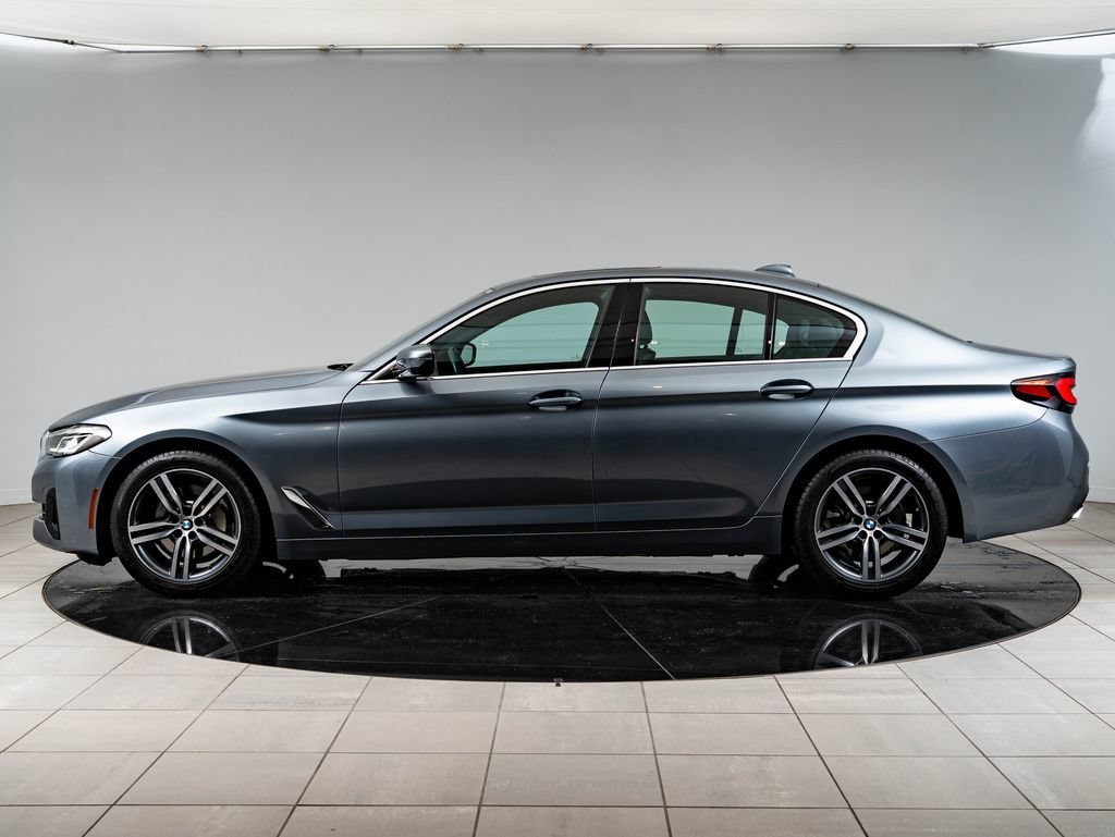 Used 2022 Bluestone Metallic BMW 530i xDrive image 5