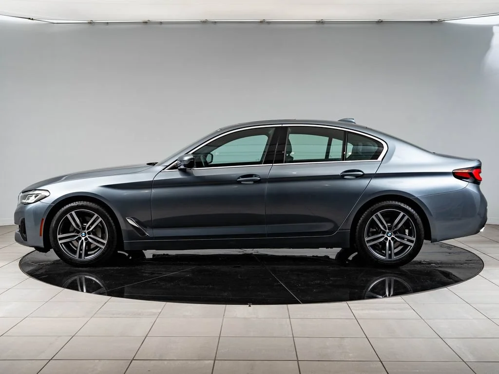 Used 2022 Bluestone Metallic BMW 530i xDrive image 5