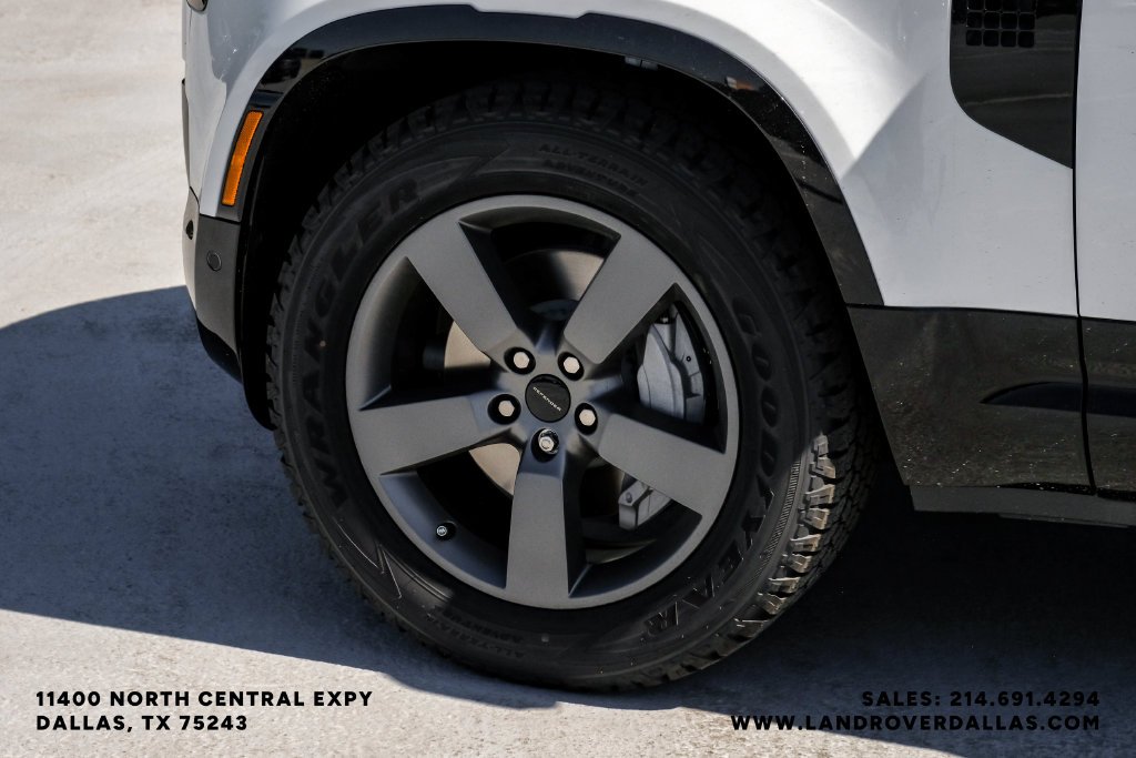 New 2026 Fuji White Land Rover X-Dynamic SE image 49