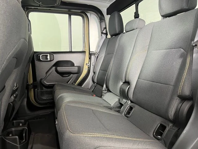 Used 2026 Green Jeep Sport S image 39