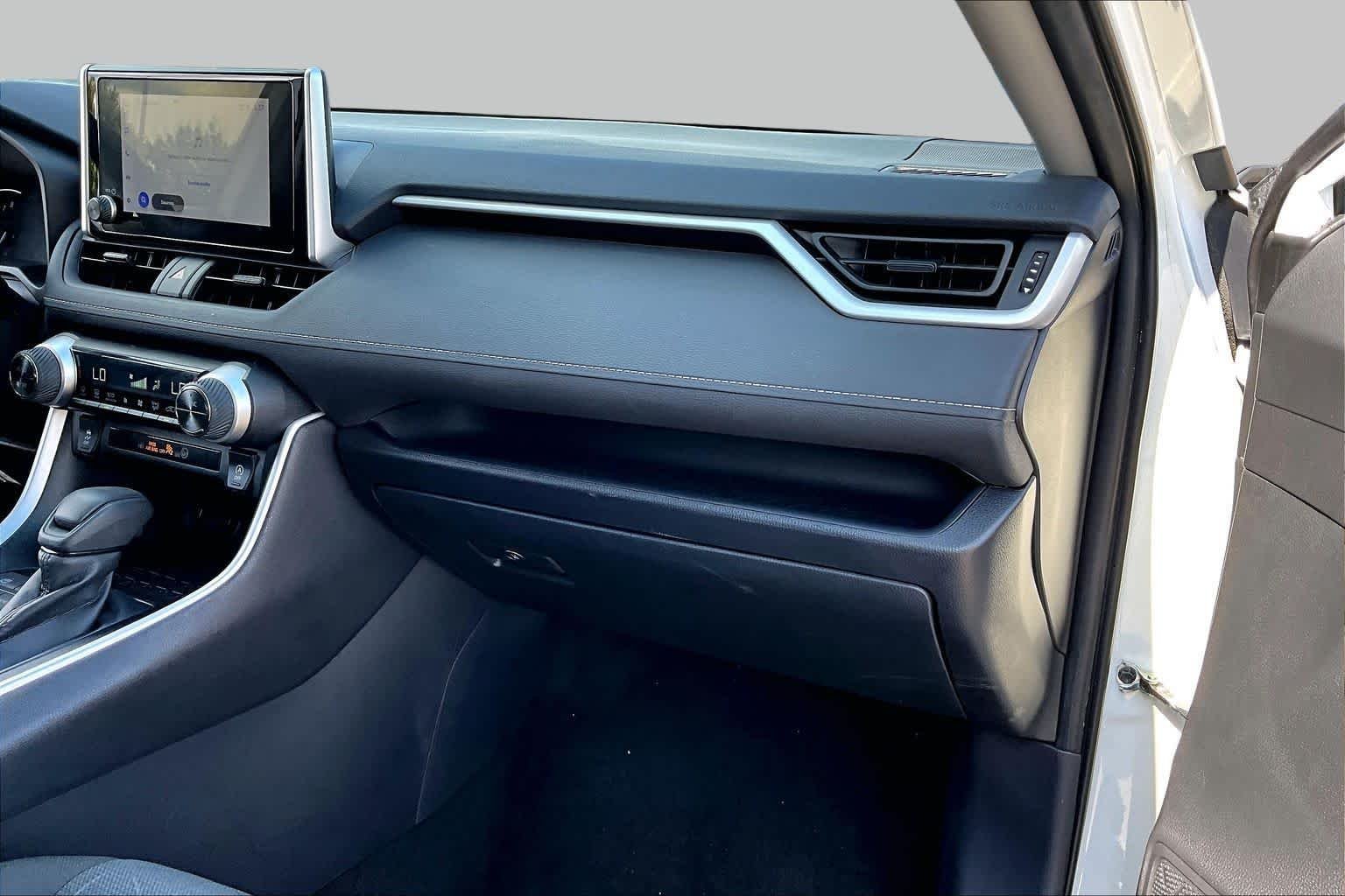 Used 2025 Ice Cap Toyota XLE image 19
