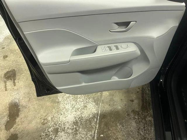 Used 2025 Black Hyundai SEL image 25