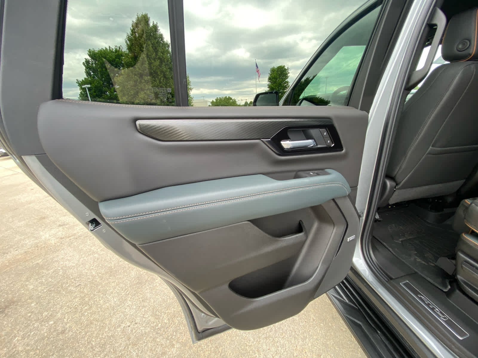 2026 GMC Yukon AT4 - Photo 25