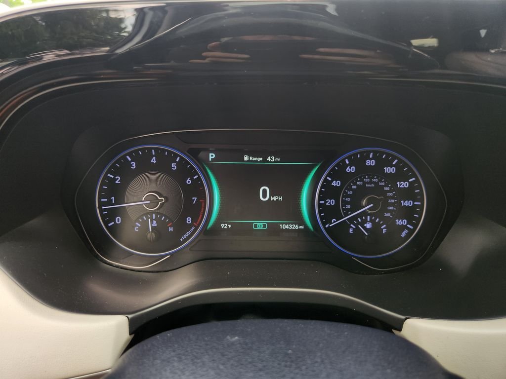 Used 2020 Hyper White Hyundai SEL image 17