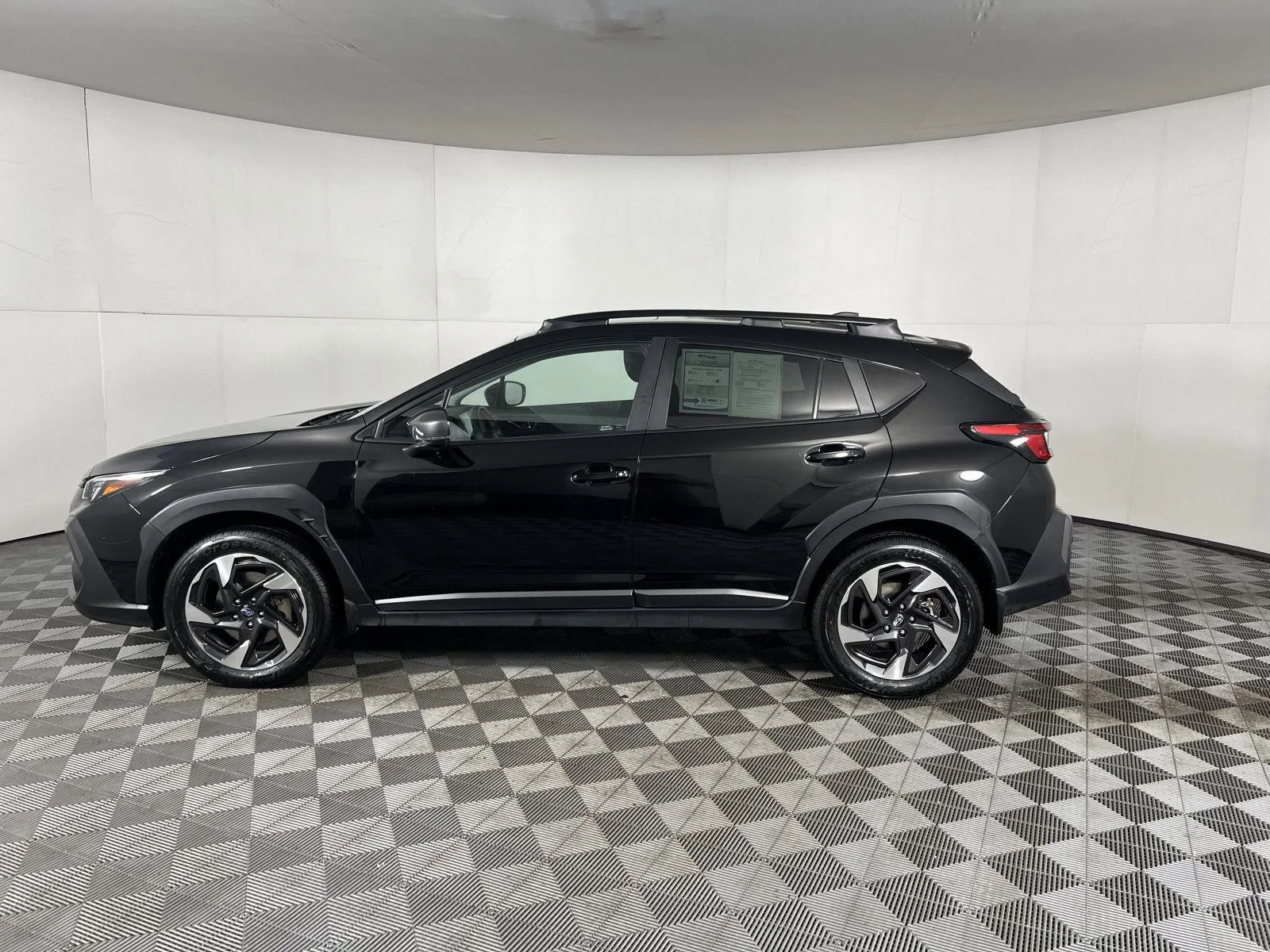 Used 2025 Crystal Black Silica Subaru Limited image 15