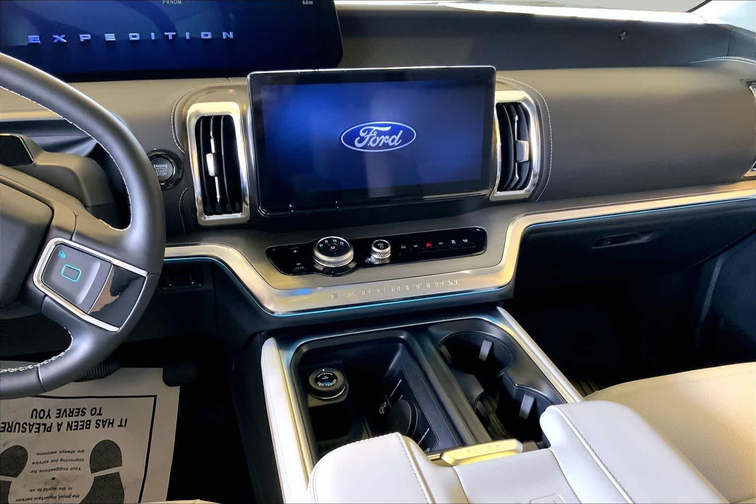 New 2027 Star White Metallic Tri-Coat Ford MAX Platinum image 12