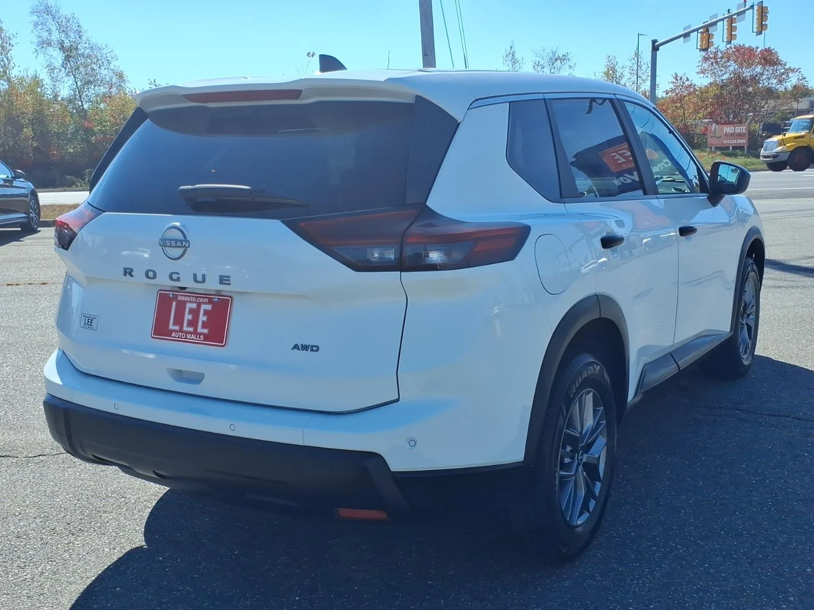 Used 2024 Glacier White Nissan S image 5