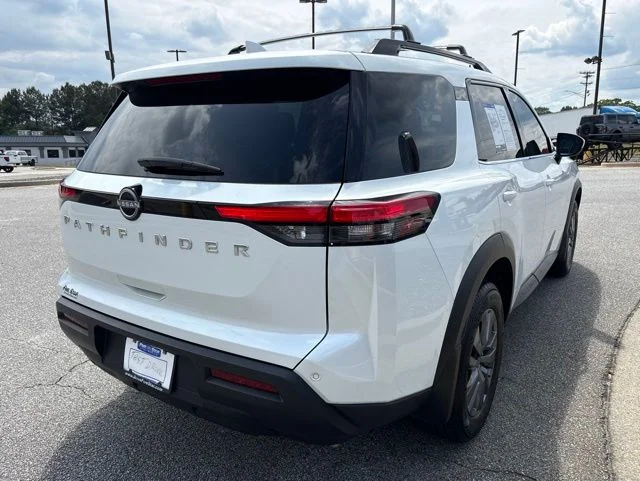 Used 2025 White Nissan SV image 7