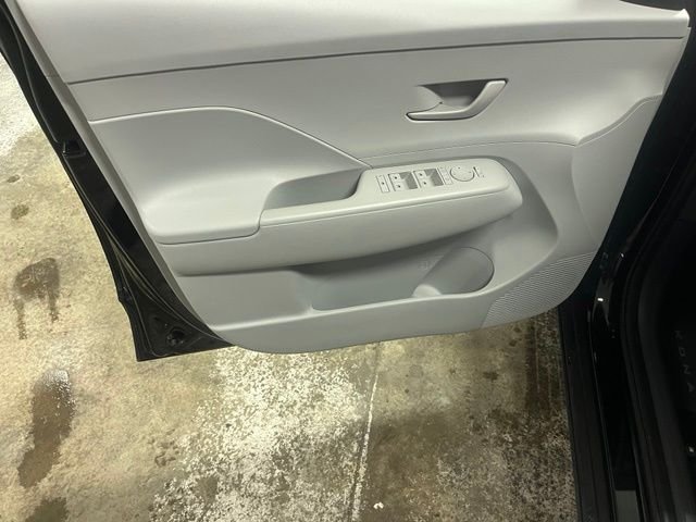 Used 2025 Black Hyundai SEL image 25
