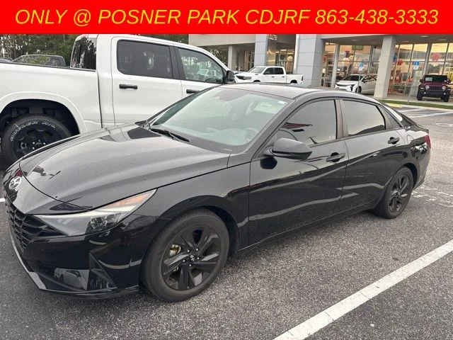 Used 2021 Black Hyundai SEL image 4