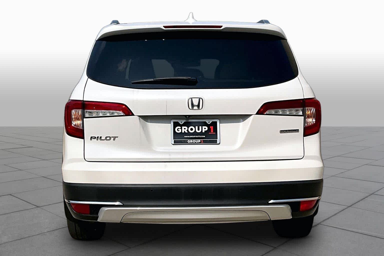 Used 2020 Platinum White Pearl Honda Touring 8-Passenger image 5