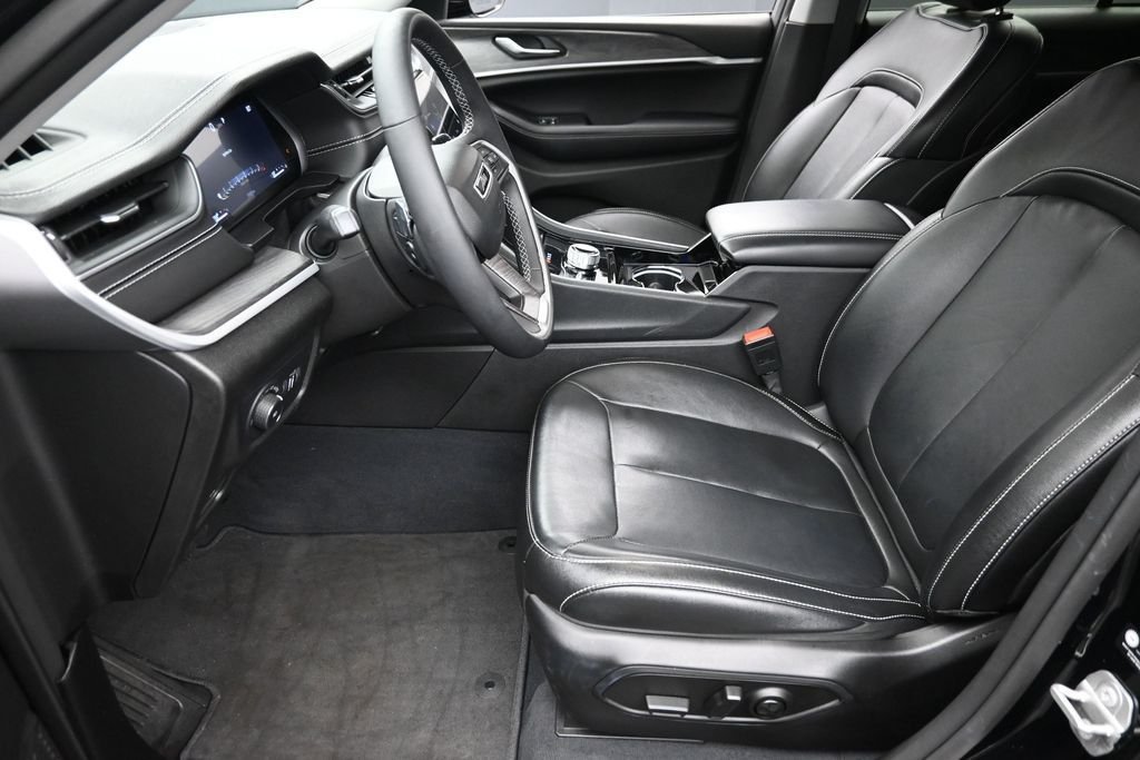 Used 2023 Black Jeep Limited image 18