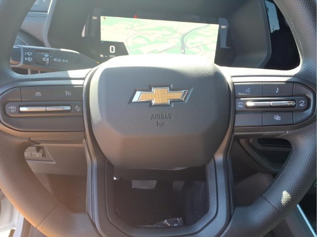 New 2026 Summit White Chevrolet WT image 11