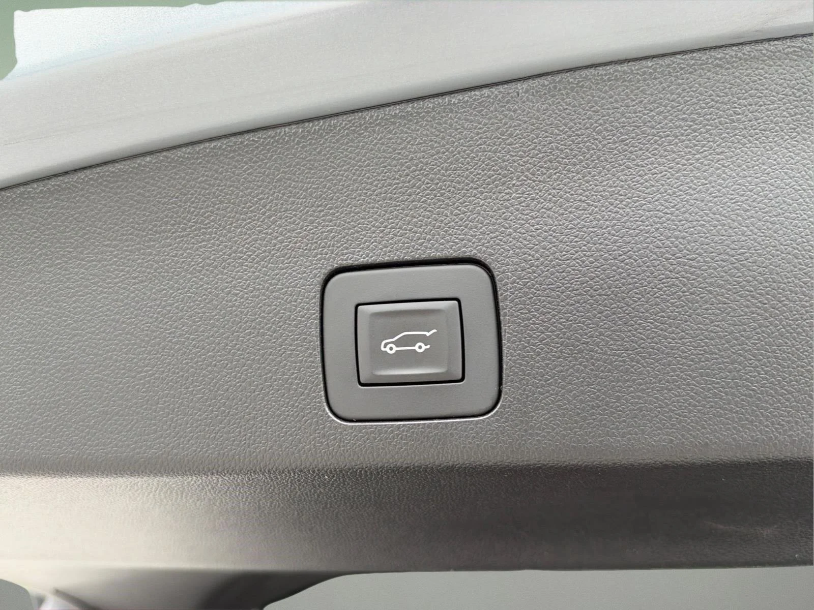 Used 2025 Moonstone Gray Metallic Buick Preferred image 6