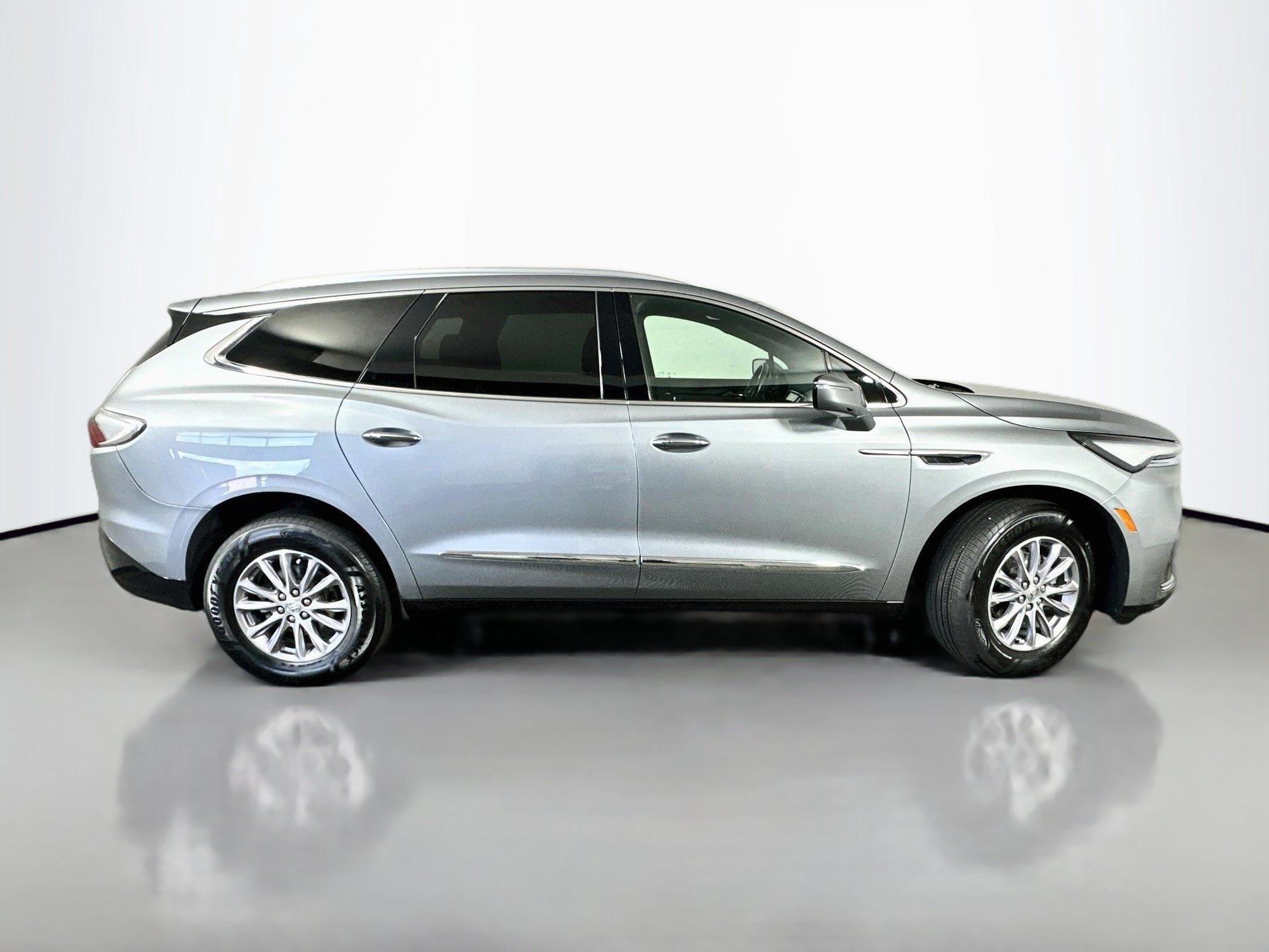 Used 2023 Moonstone Gray Metallic Buick Essence image 9