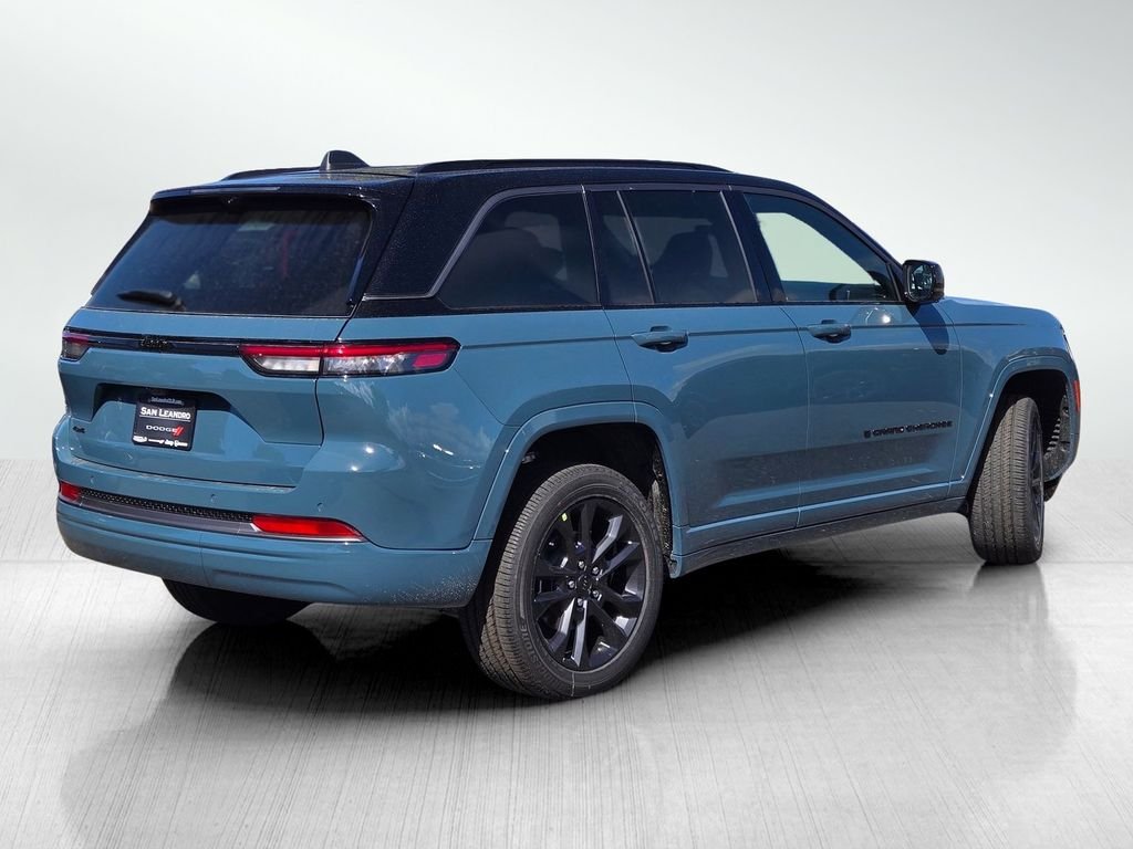 New 2026 Steel Blue Exterior Paint Jeep Limited Reserve image 4