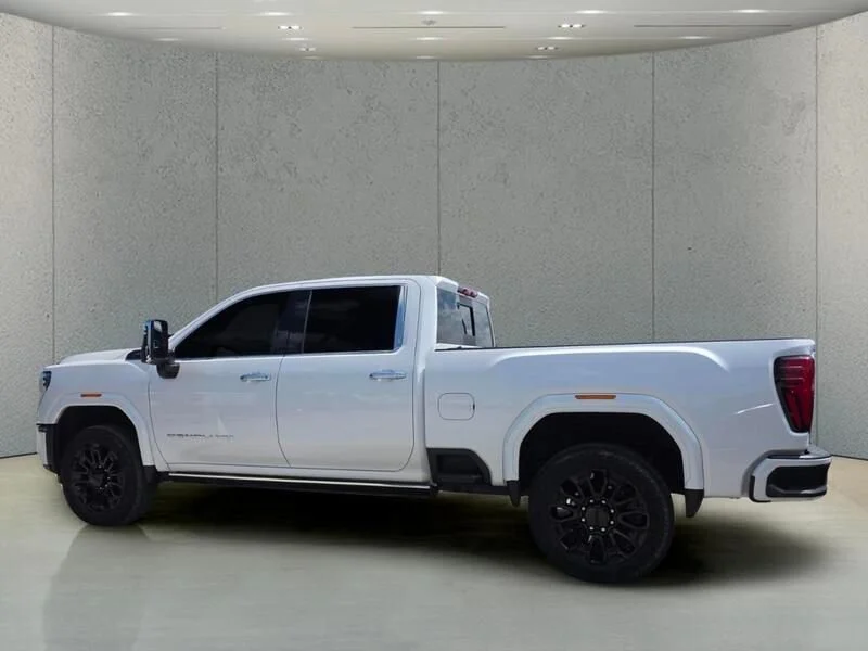Used 2024 White Frost Tricoat GMC Denali Ultimate image 32