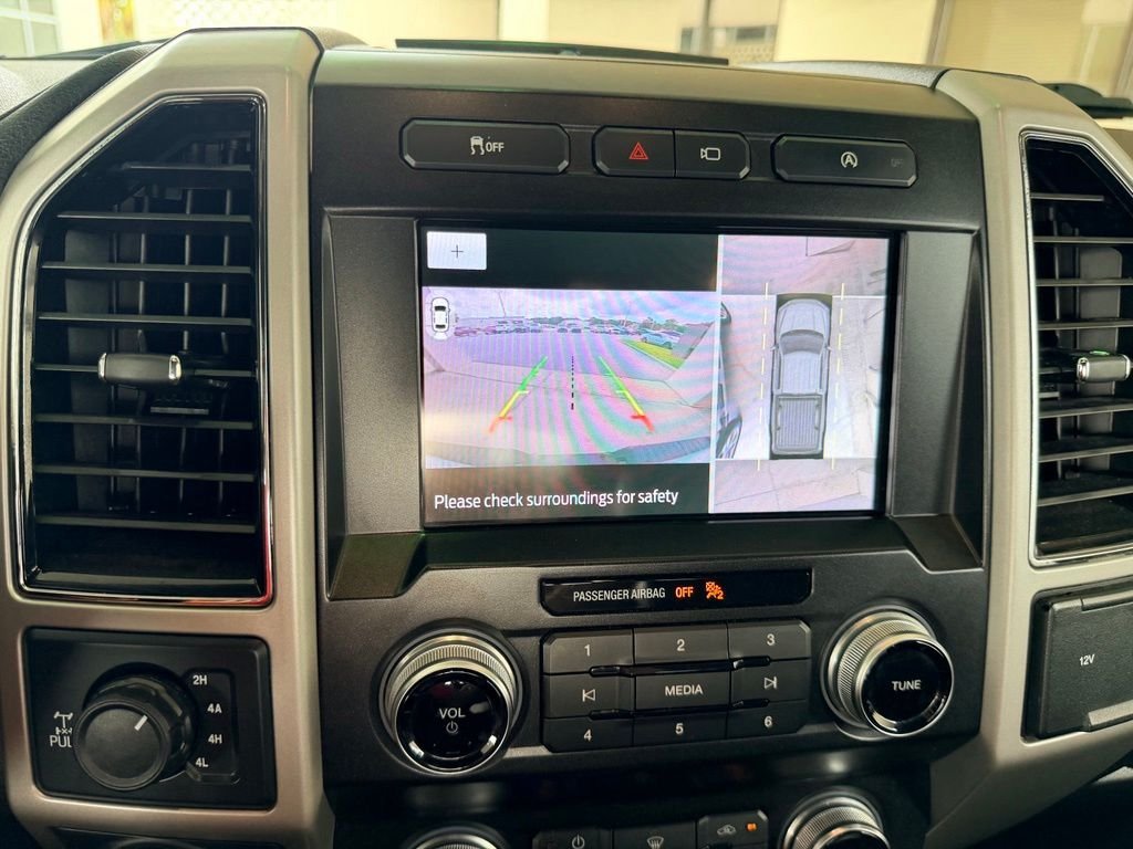Used 2020 White Ford Lariat image 27